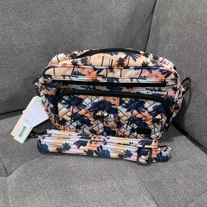 Lug Carousel 3 in Palm Sunset